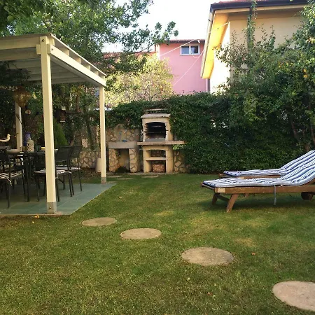Semesterbostad Il Gelsomino Garden Sarzana